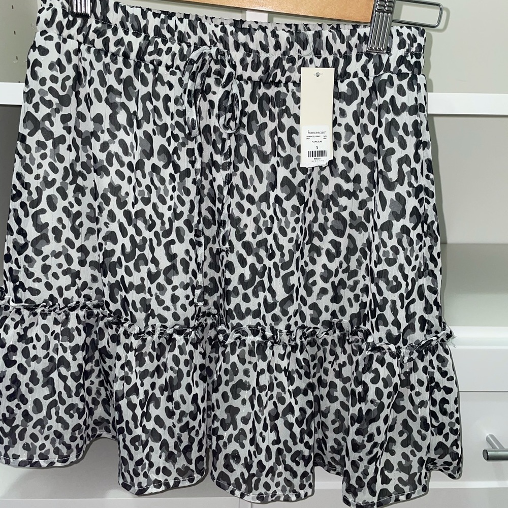 Franchescas tie skirt new with tag